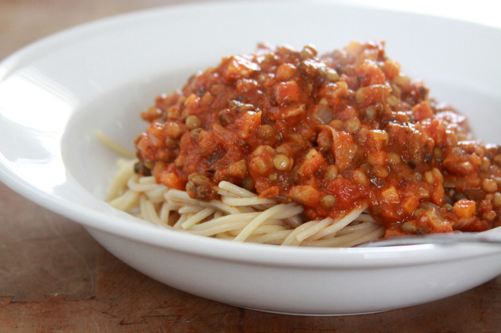 Spaghetti_With_Lentil_Sauce_2