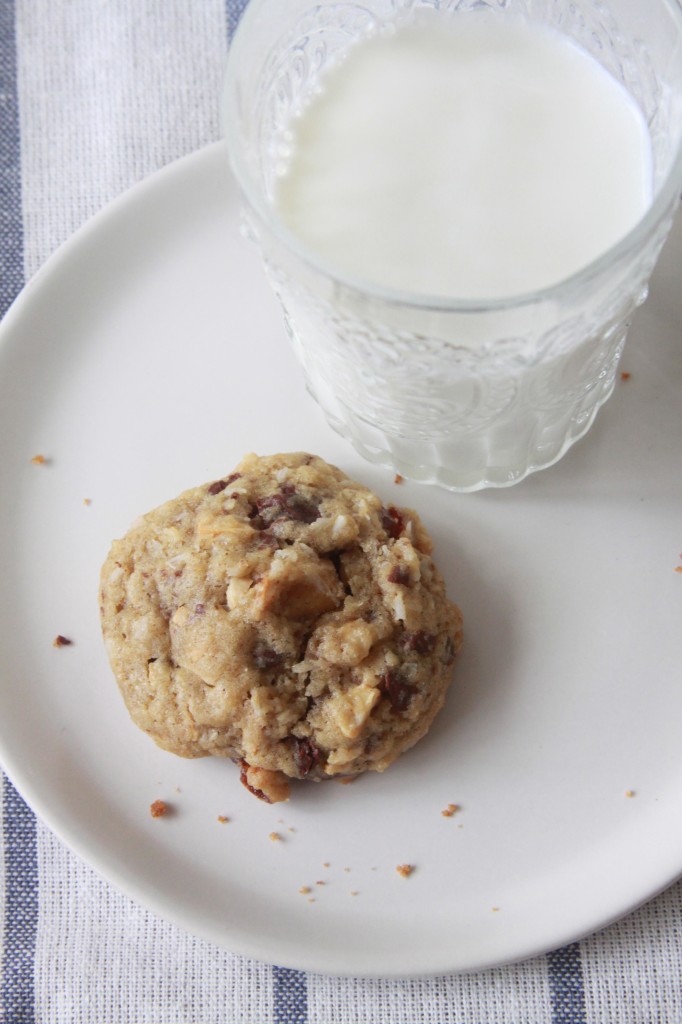 Dark Chocolate, Cherry and Cashew Cookies 1 | Espresso and Cream