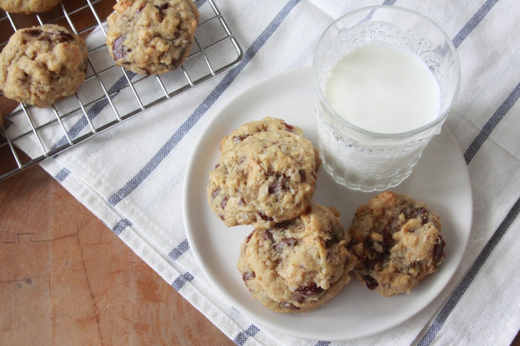 Dark Chocolate, Cherry and Cashew Cookies | Espresso and Cream