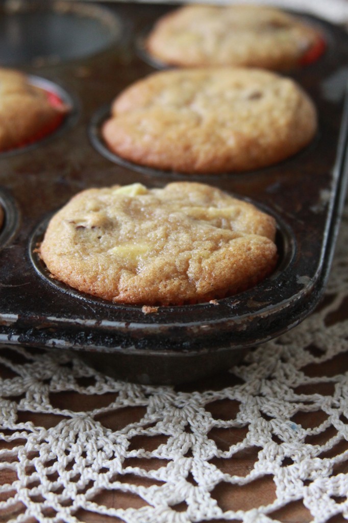 Apple Cinnamon Pecan Muffins (1) | Espresso and Cream